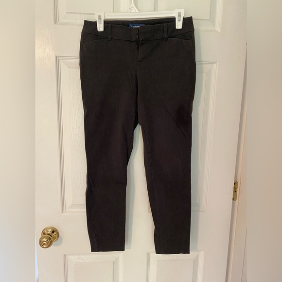Old Navy Pixie Pant, Size 2R - Picture 1 of 2